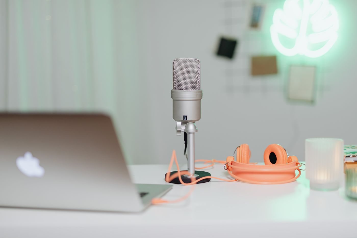 Laptop with external microphone and headphones
