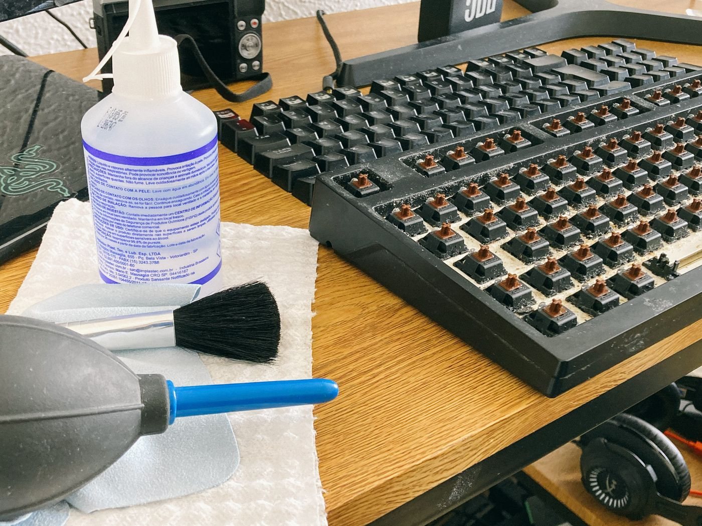 Keyboard maintenance tools arranged on a desk